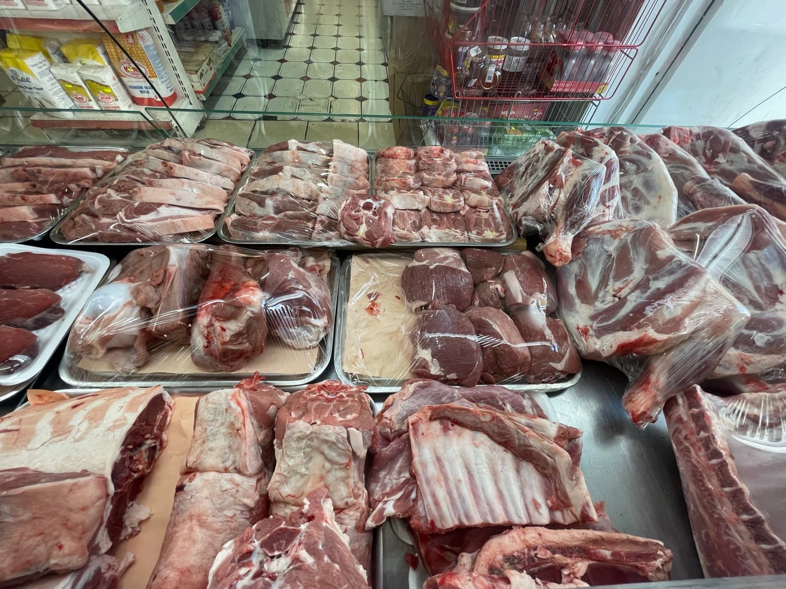 Meat & Poultry on the shelves at Alhayat, 85–87 Lupus Street, Pimlico (photo 4)