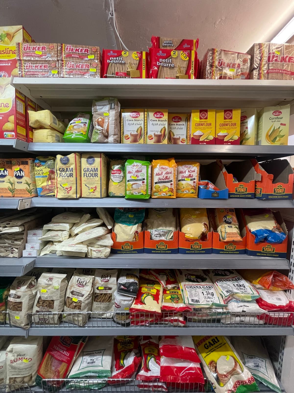 Flour & Baking on the shelves at Alhayat, 85–87 Lupus Street, Pimlico (photo 2)